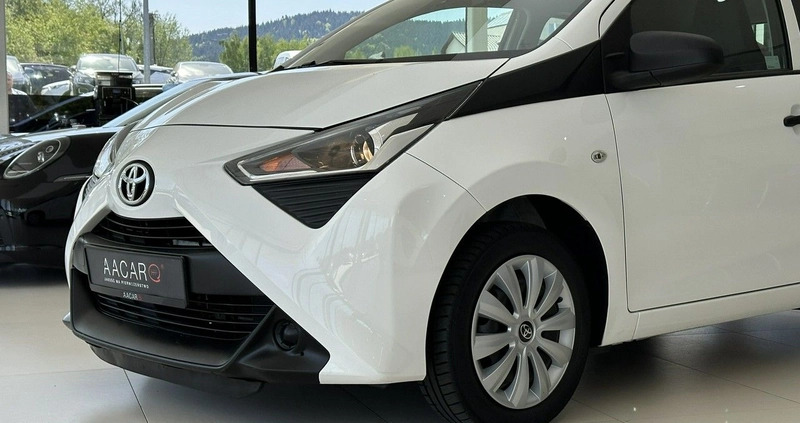 Toyota Aygo cena 35900 przebieg: 119417, rok produkcji 2019 z Grójec małe 781